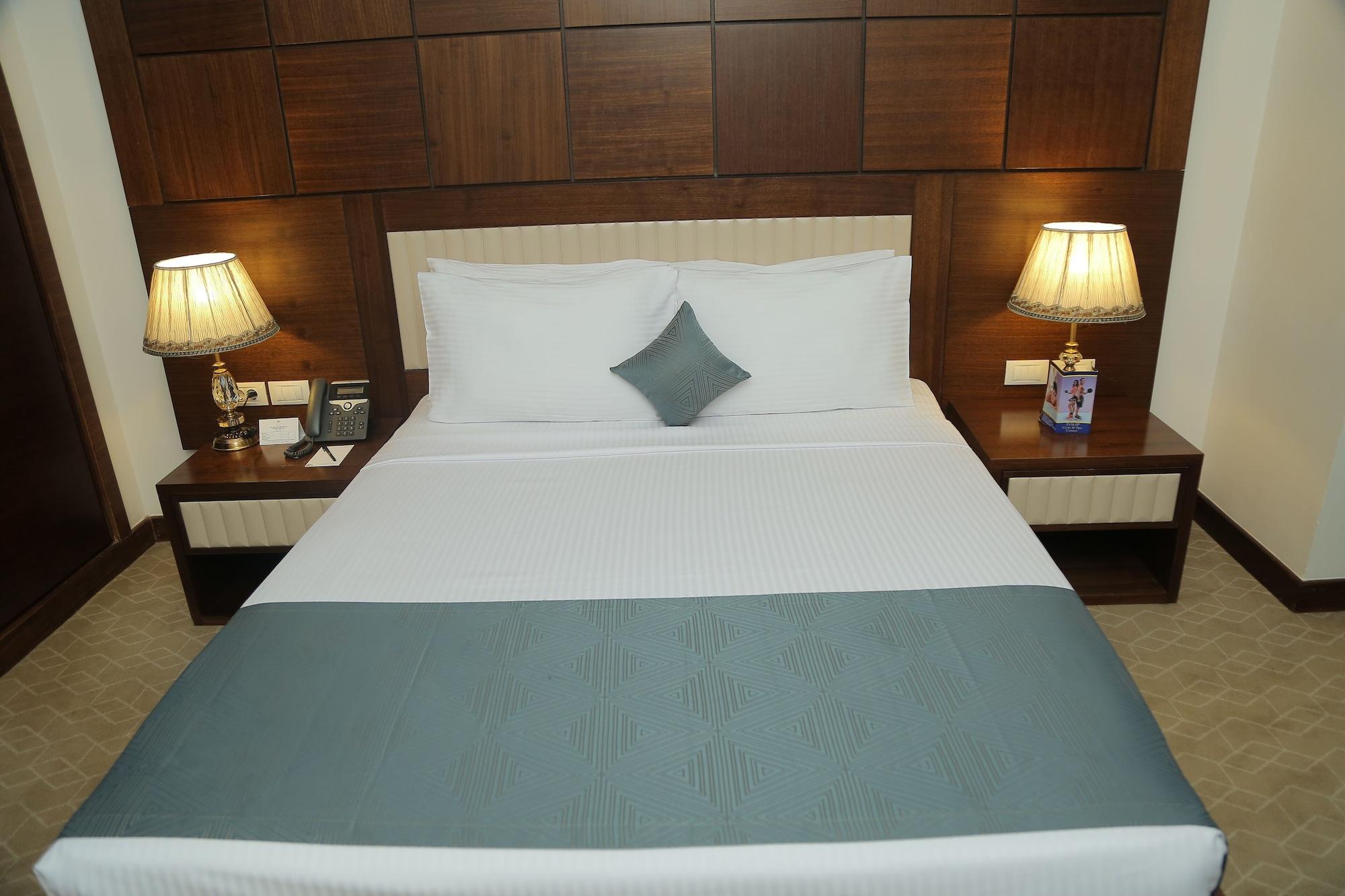 Gewan Hotel Cairo New Cairo Bagian luar foto A bedroom at the hotel