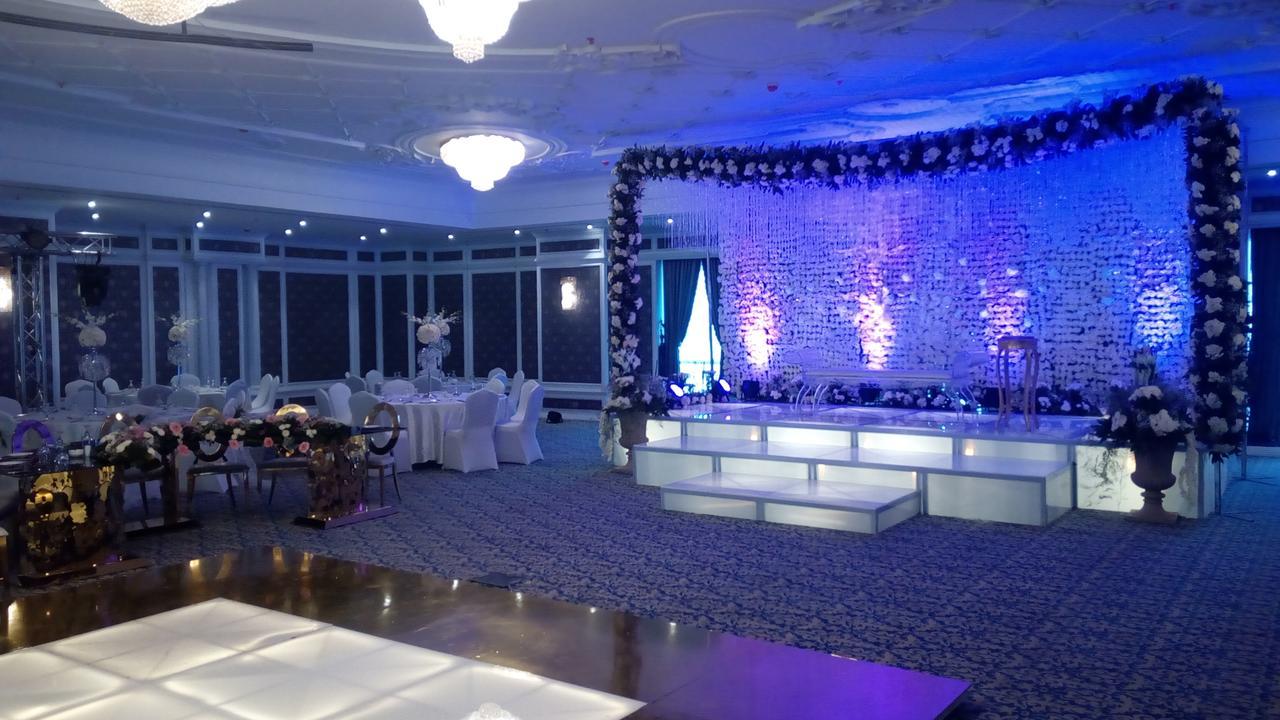Gewan Hotel Cairo New Cairo Bagian luar foto The interior of the ballroom at the Hilton London Heathrow