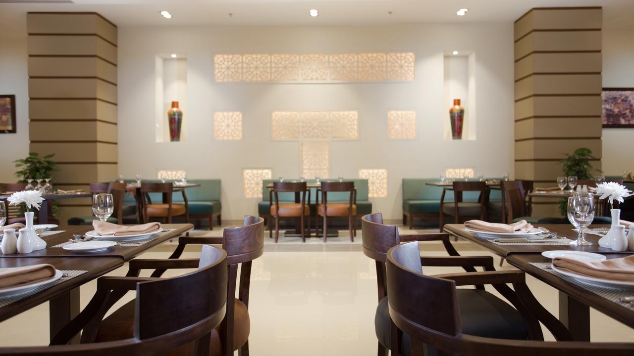 Gewan Hotel Cairo New Cairo Bagian luar foto The restaurant